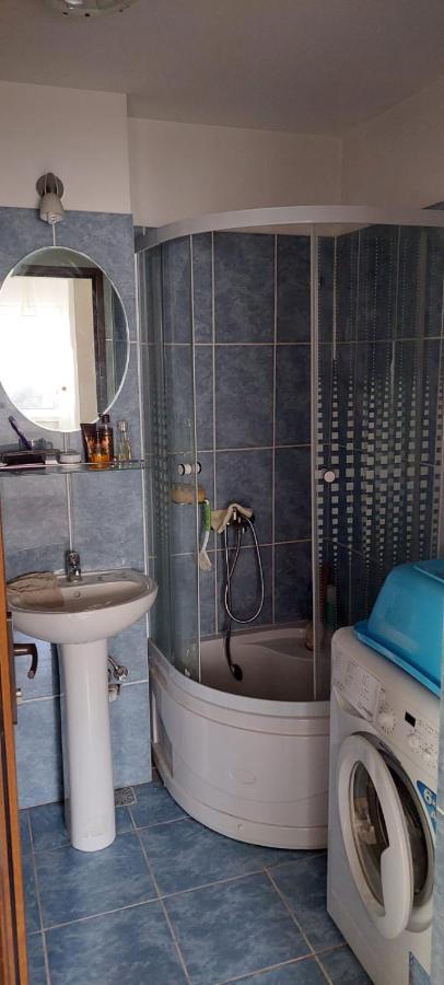 Fely Room Petroşani المظهر الخارجي الصورة
